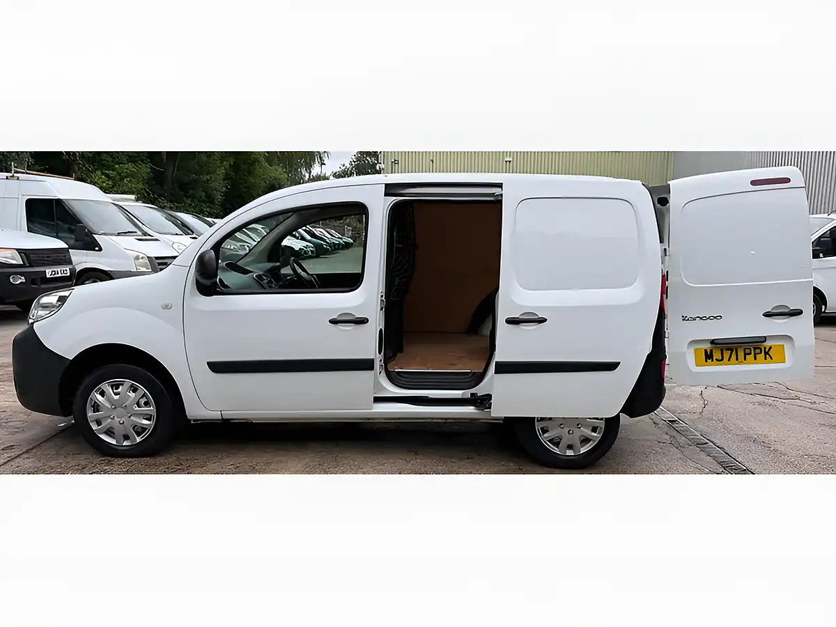 Used 2021 Renault Kangoo Business White - Interior and Exterior details 14
