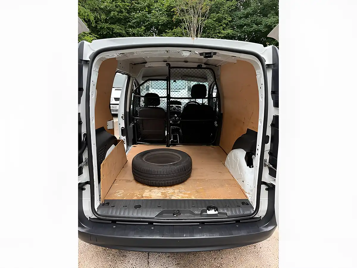 Used 2021 Renault Kangoo Business White - Interior and Exterior details 15
