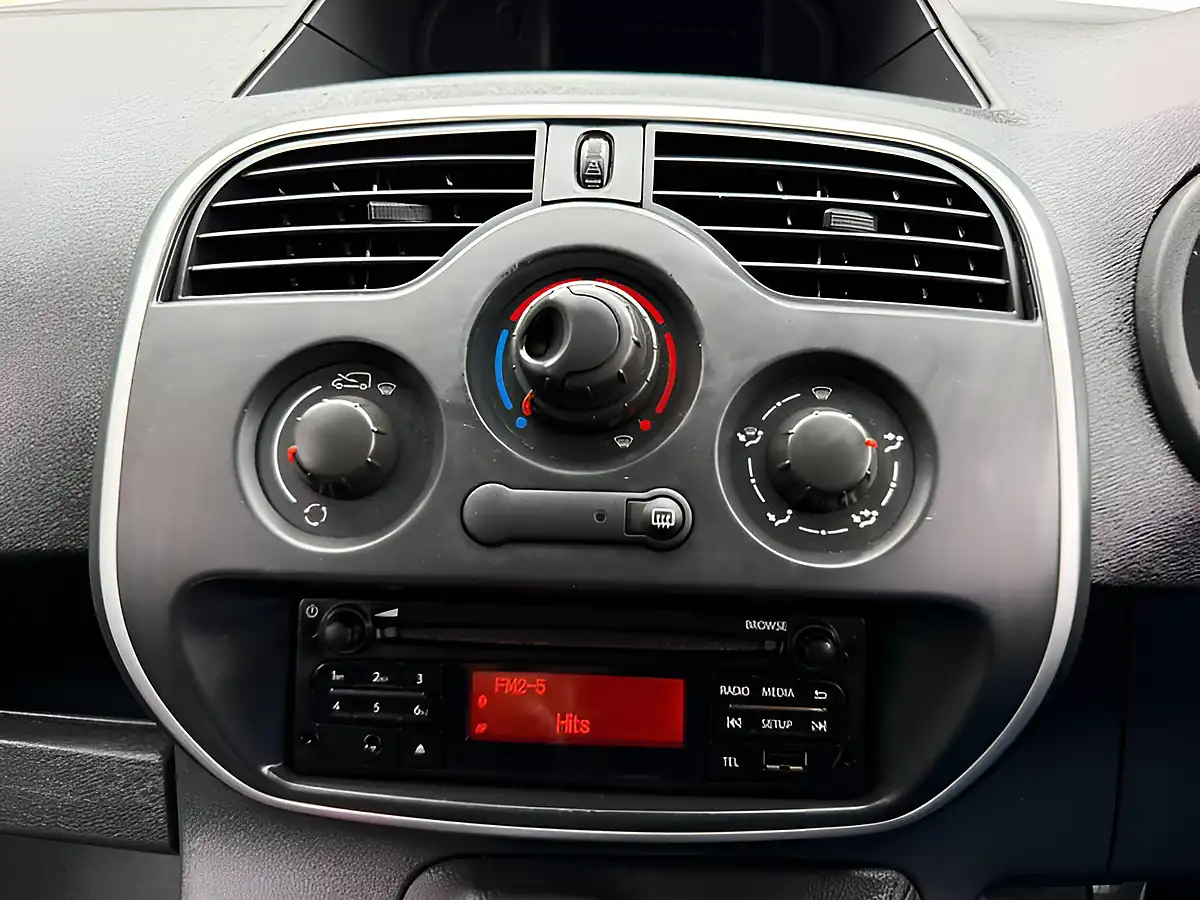 Used 2021 Renault Kangoo Business White - Interior and Exterior details 17