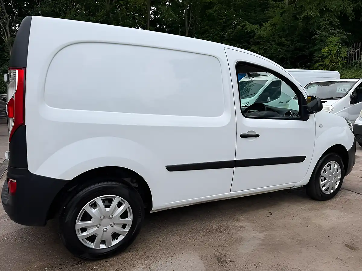 Used 2021 Renault Kangoo Business White - Interior and Exterior details 8