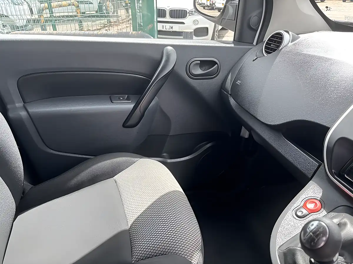 Used 2021 Renault Kangoo Business+ White - Interior and Exterior details 10