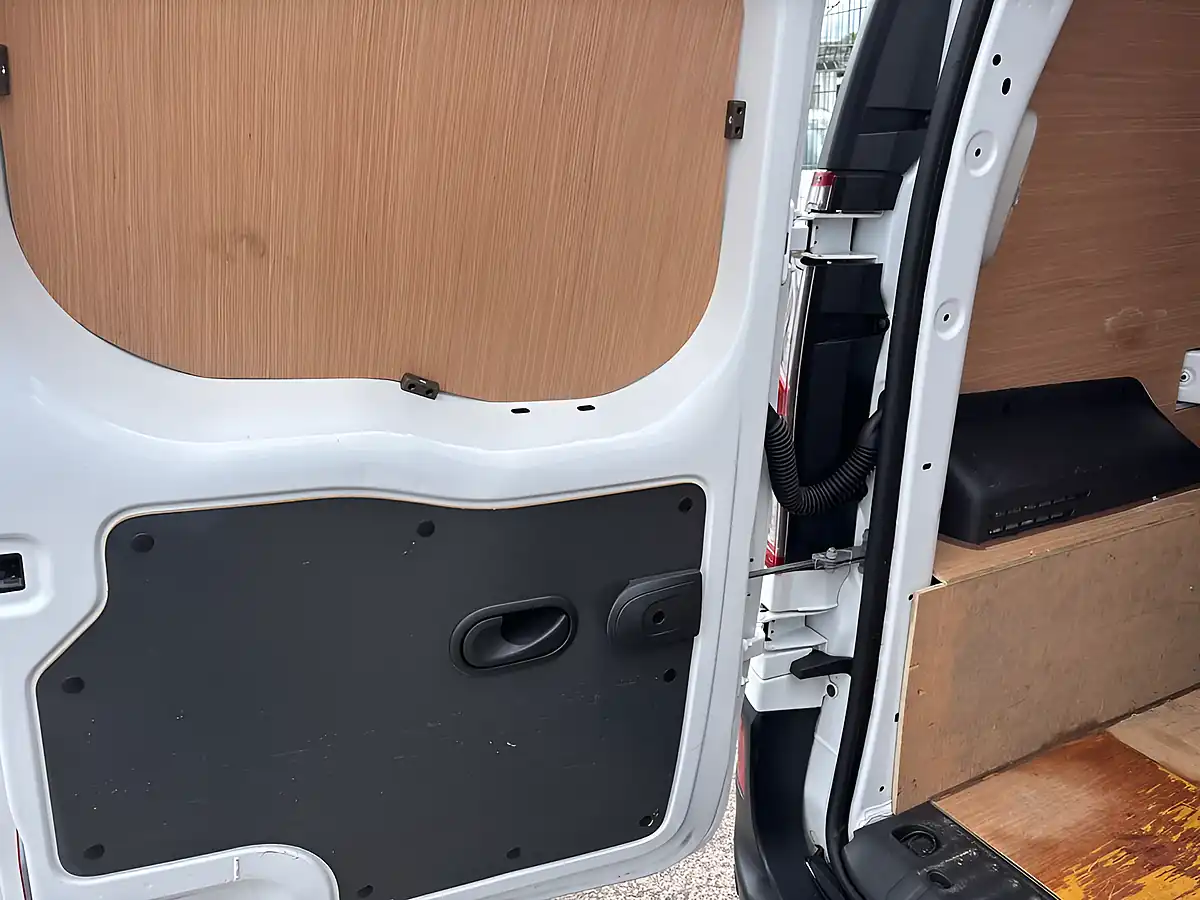 Used 2021 Renault Kangoo Business+ White - Interior and Exterior details 13
