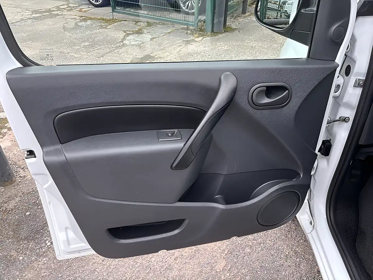 Used 2021 Renault Kangoo Business+ White - Interior and Exterior details 16