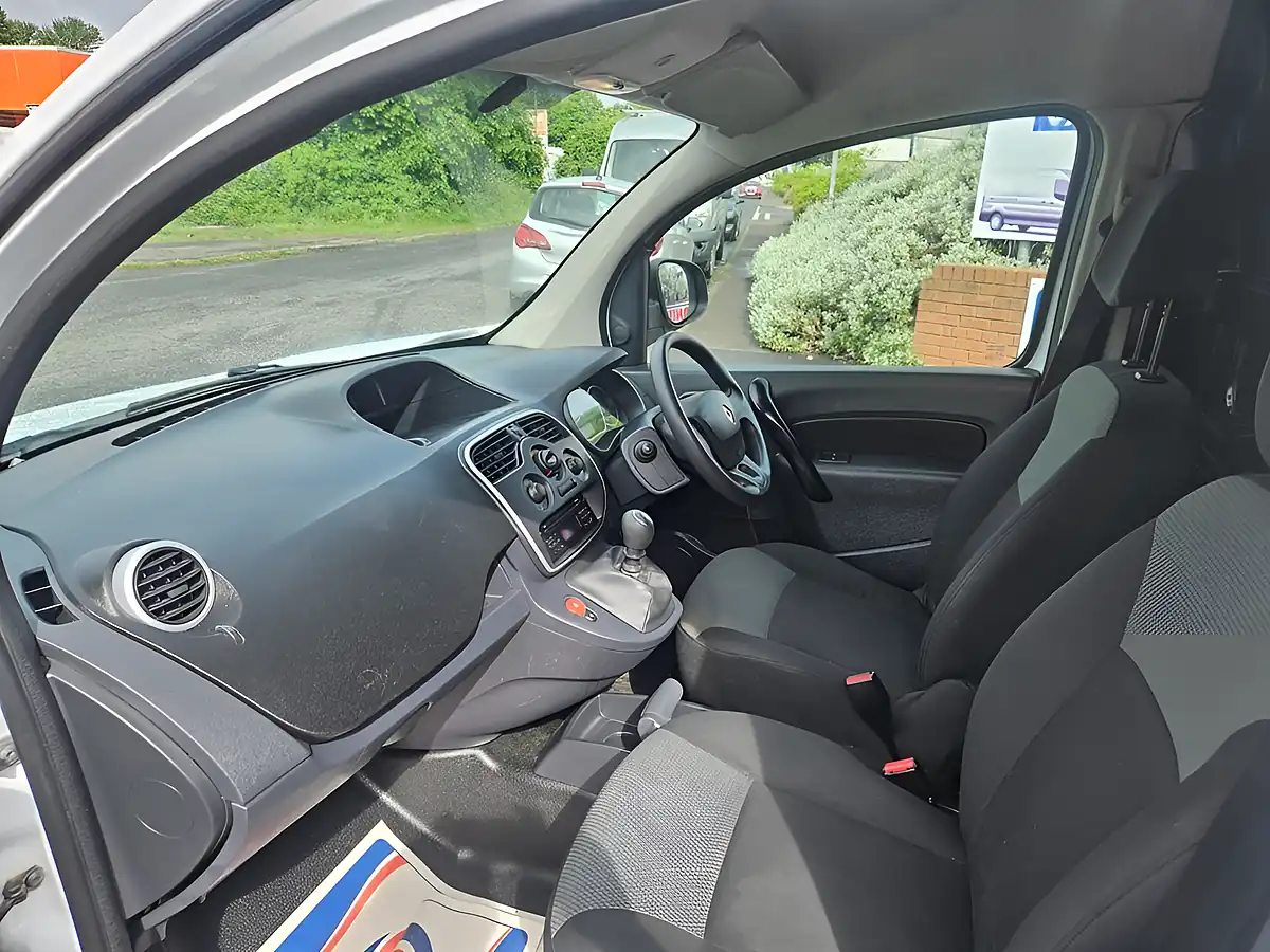 Used 2021 Renault Kangoo ML19 Business White - Interior and Exterior details 11