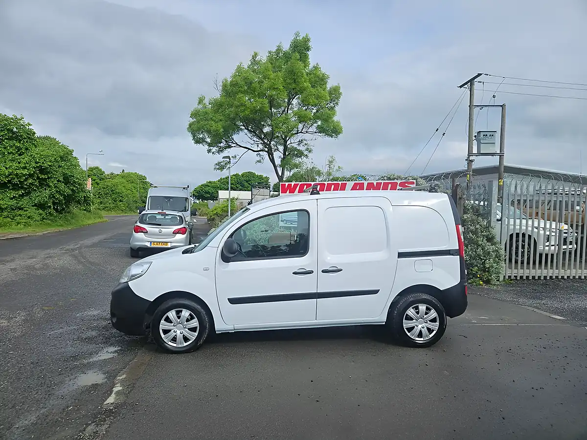 Used 2021 Renault Kangoo ML19 Business White - Interior and Exterior details 5