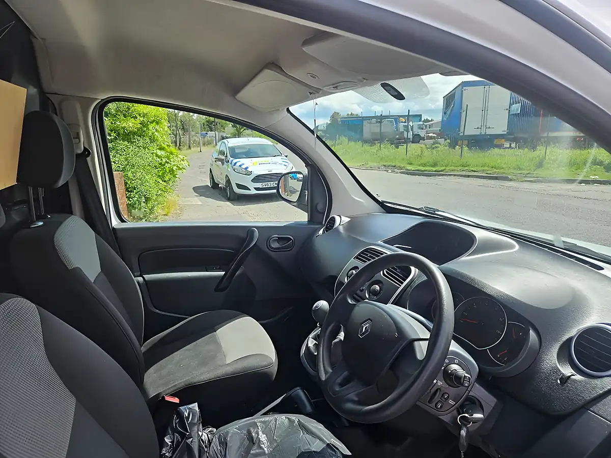Used 2021 Renault Kangoo ML19 Business White - Interior and Exterior details 11