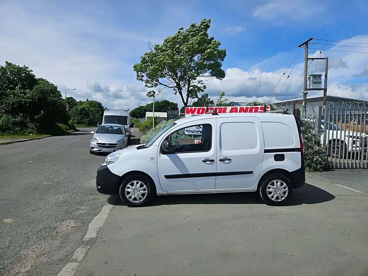 Used 2021 Renault Kangoo ML19 Business White - Interior and Exterior details 5