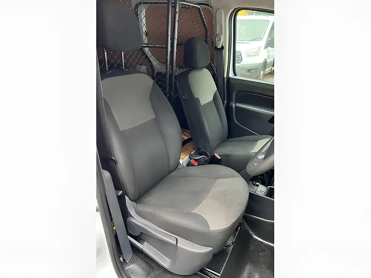 Used 2021 Renault Kangoo ML19 Business White - Interior and Exterior details 15