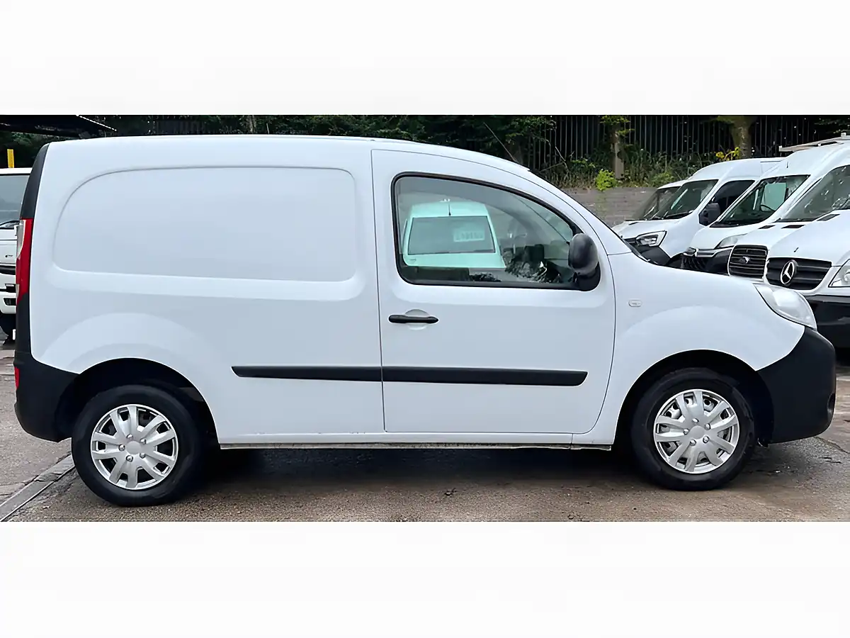 Used 2021 Renault Kangoo ML19 Business White - Interior and Exterior details 8