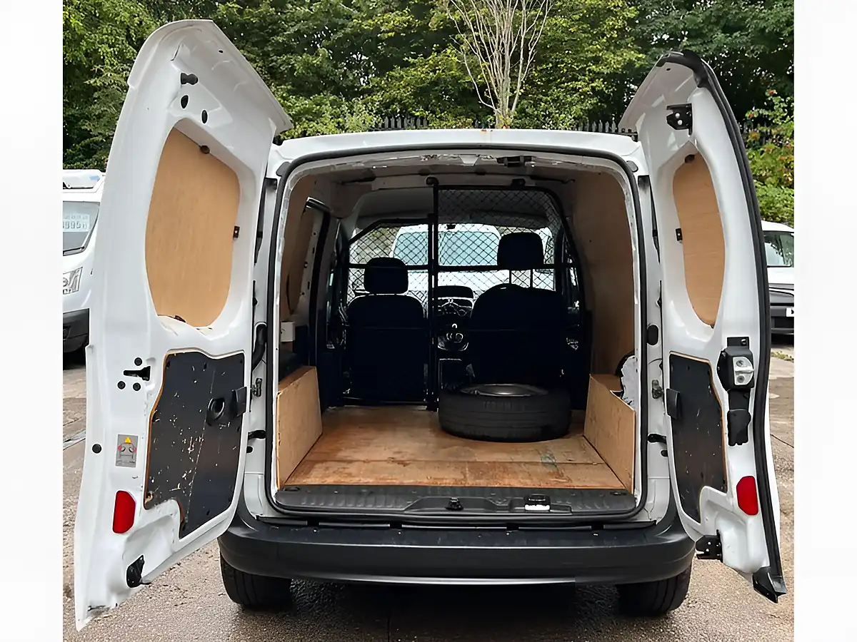 Used 2021 Renault Kangoo ML19 Business White - Interior and Exterior details 10