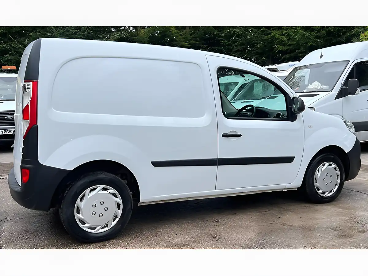 Used 2021 Renault Kangoo ML19 Business White - Interior and Exterior details 8