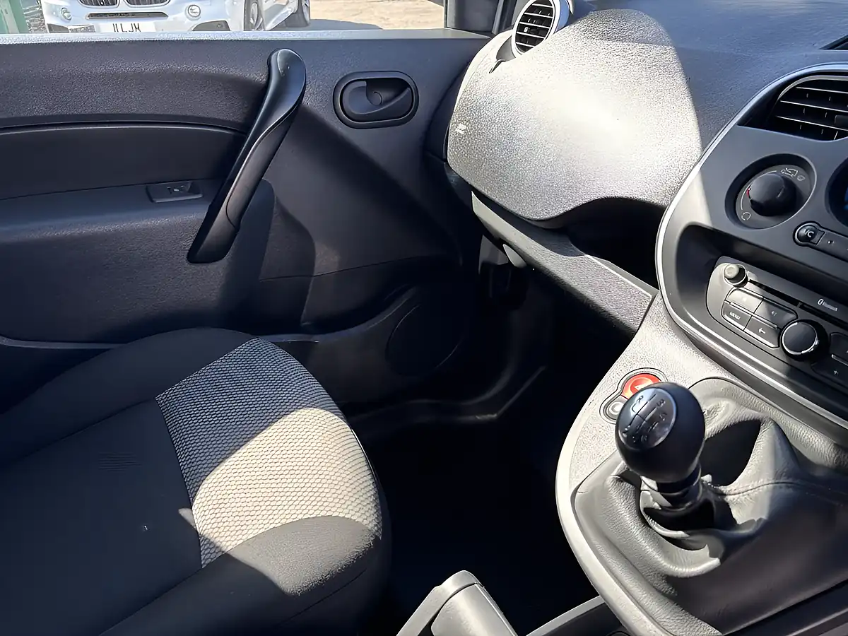 Used 2021 Renault Kangoo ML19 Business+ White - Interior and Exterior details 10