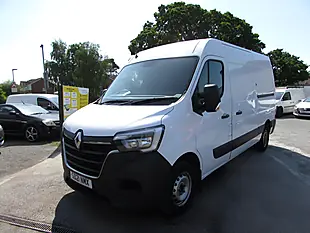 Used 2021 Renault Master 35 Business FWD Mwb Medium Roof White - Interior and Exterior details 3