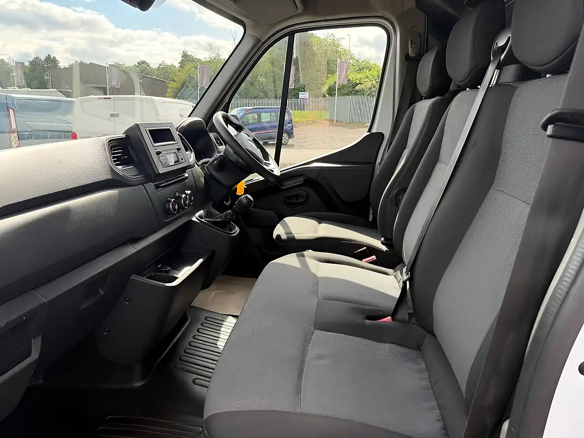 Used 2021 Renault Master 35 Business Panel Van White - Interior and Exterior details 10
