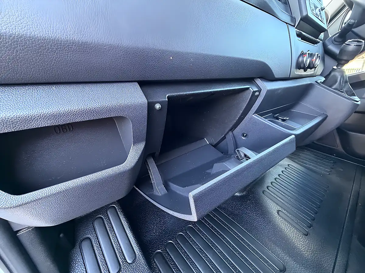 Used 2021 Renault Master 35 Business White - Interior and Exterior details 18