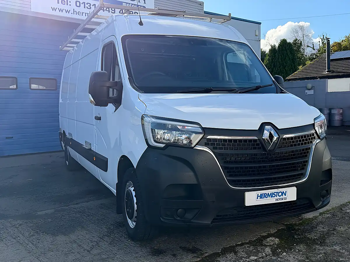 Used 2021 Renault Master 35 Business White - Interior and Exterior details 4
