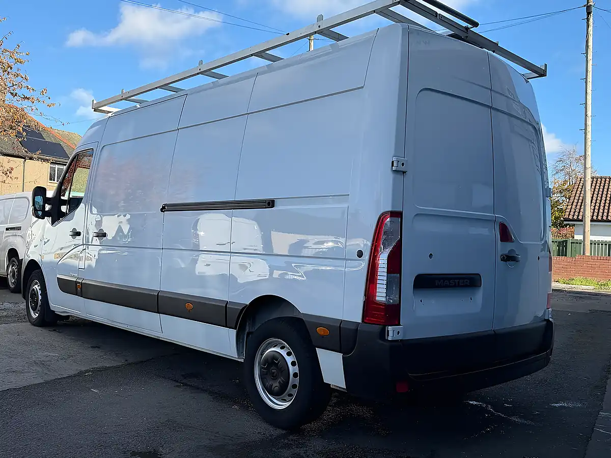 Used 2021 Renault Master 35 Business White - Interior and Exterior details 9