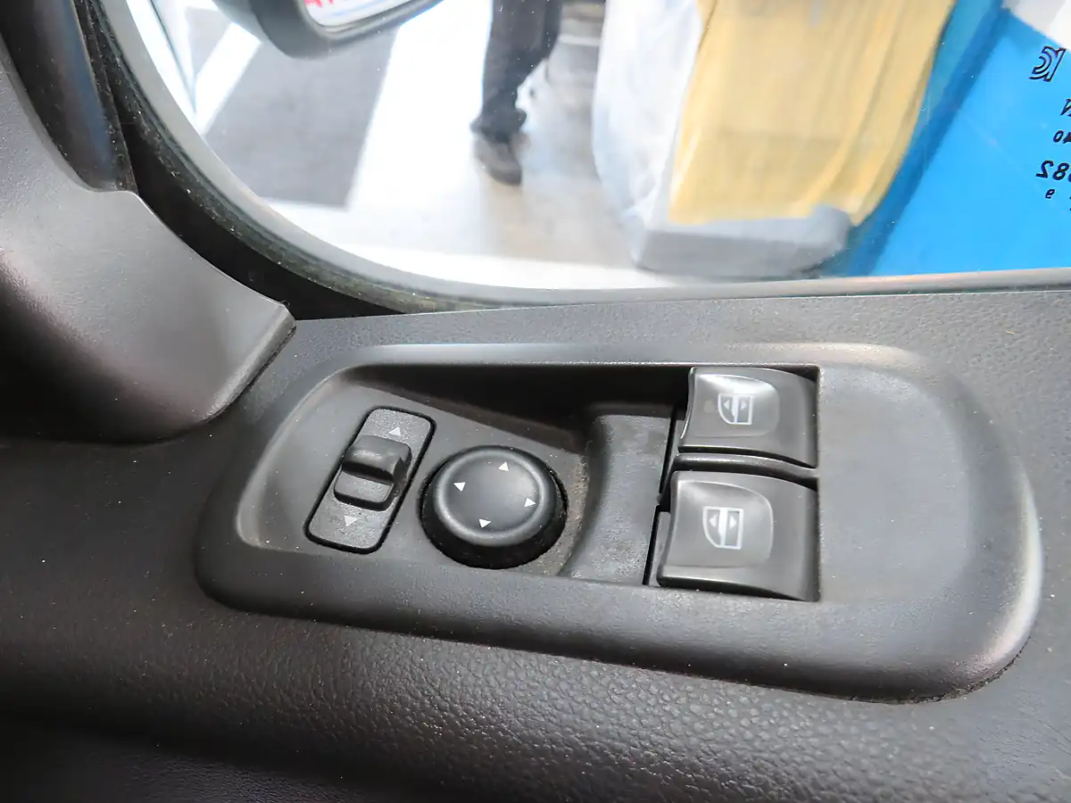 Used 2021 Renault Master 35 Luton Curtainsider White - Interior and Exterior details 14