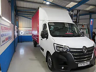 Used 2021 Renault Master 35 Luton Curtainsider White - Interior and Exterior details 3