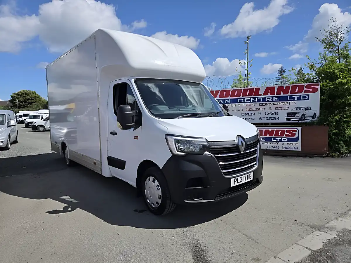 Used 2021 Renault Master 35 Lwb Low Loader Luton White - Front View