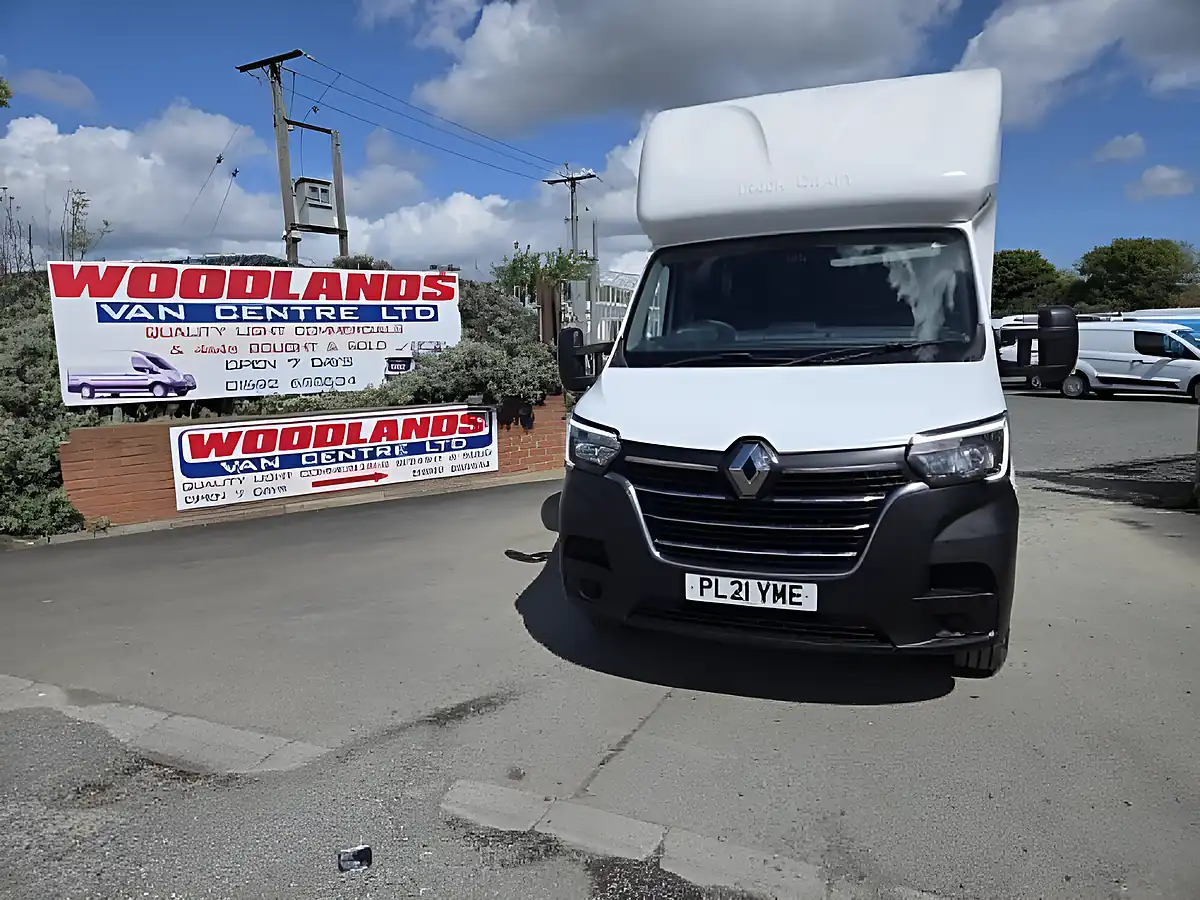 Used 2021 Renault Master 35 Lwb Low Loader Luton White - Interior and Exterior details 3