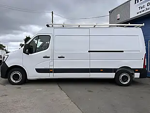 Used 2021 Renault Master Business Mineral White - Interior and Exterior details 6