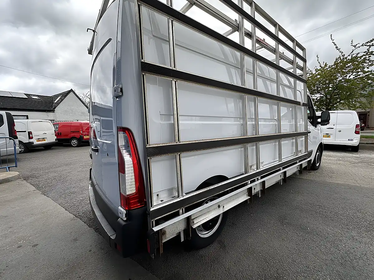 Used 2021 Renault Master Business Mineral White - Interior and Exterior details 7