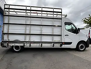 Used 2021 Renault Master Business Mineral White - Interior and Exterior details 8