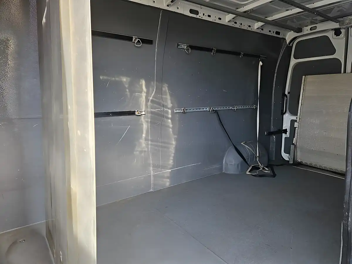 Used 2021 Renault Master Business Mineral White - Interior and Exterior details 10