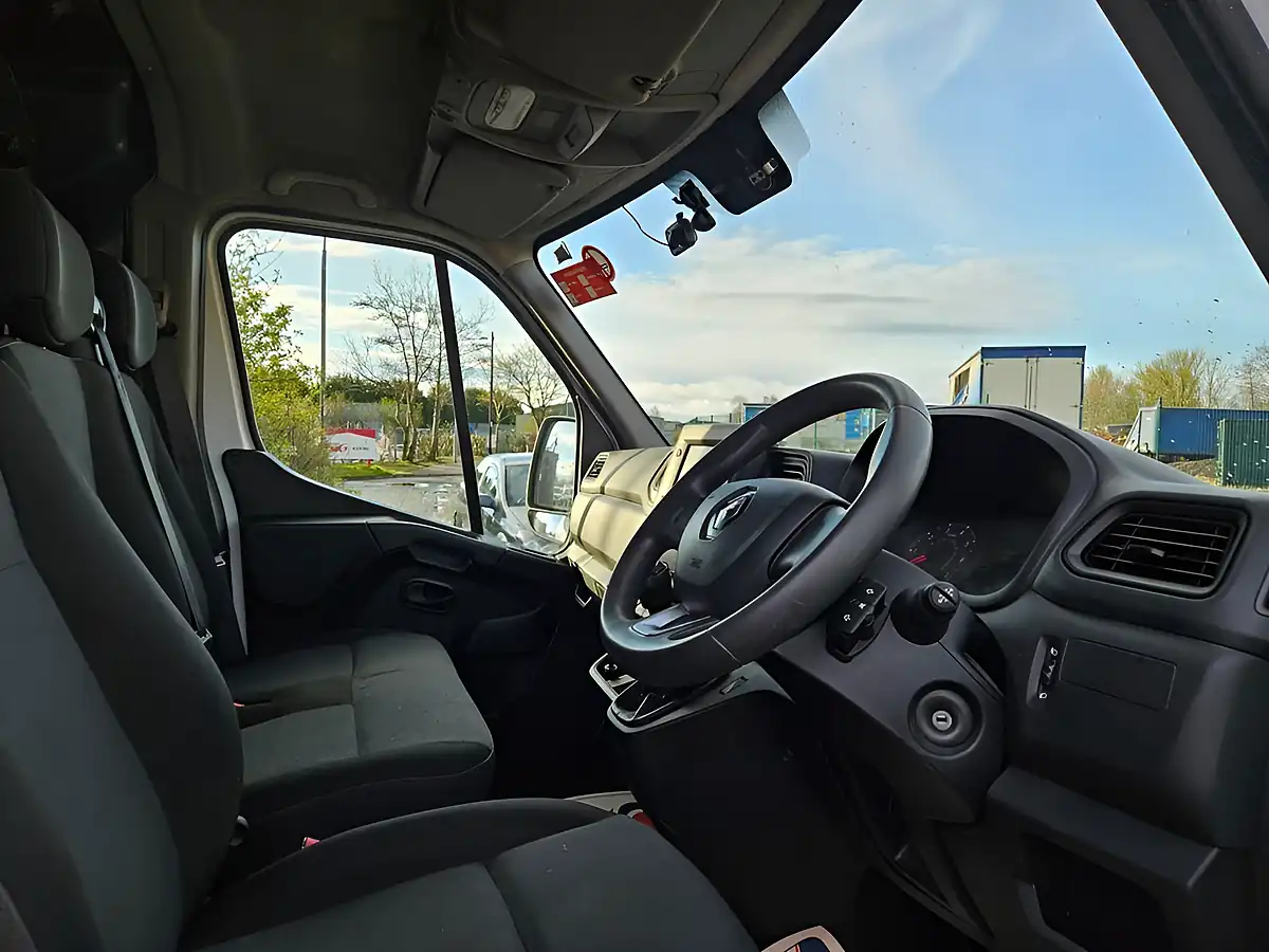 Used 2021 Renault Master Business Mineral White - Interior and Exterior details 12