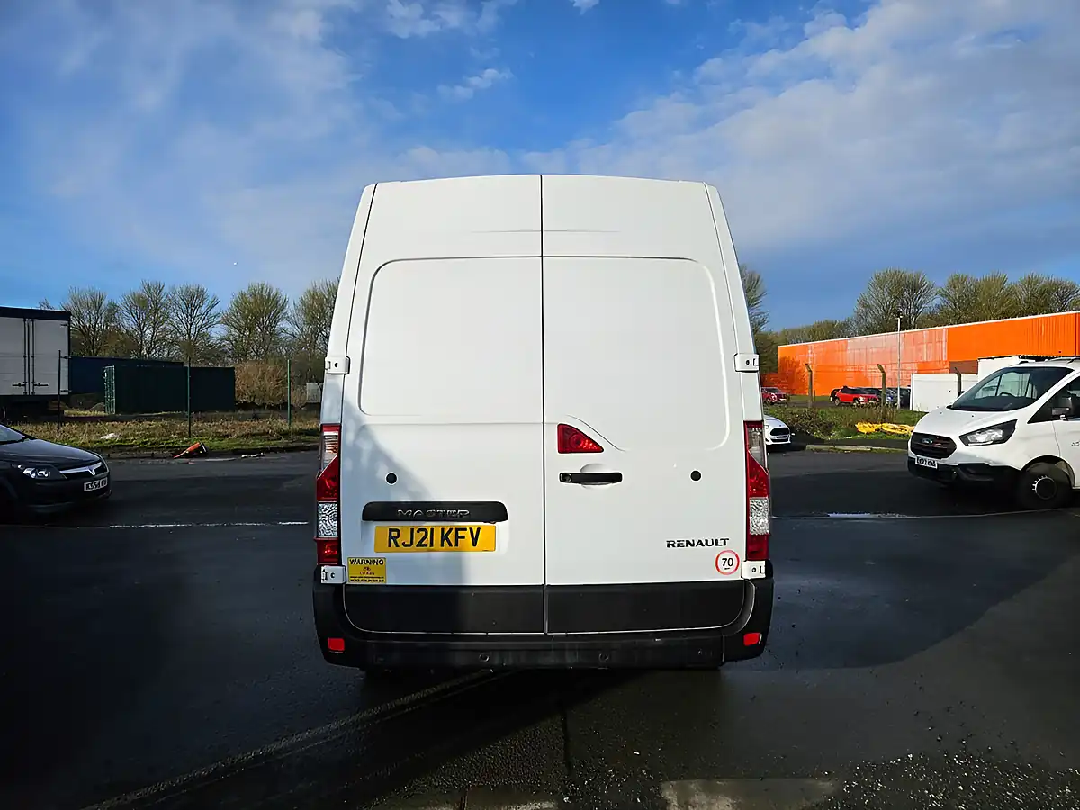 Used 2021 Renault Master Business Mineral White - Interior and Exterior details 7