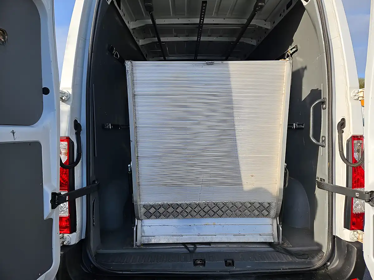 Used 2021 Renault Master Business Mineral White - Interior and Exterior details 9