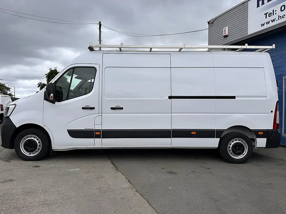 Used 2021 Renault Master Business Panel Van White - Interior and Exterior details 6