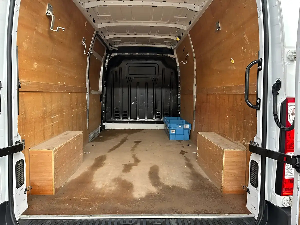 Used 2021 Renault Master Business+ White - Interior and Exterior details 8