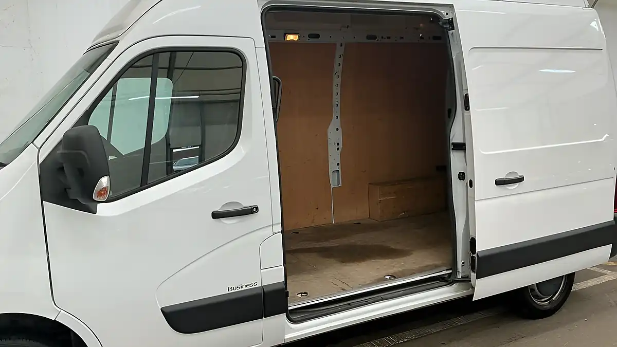 Used 2021 Renault Master Business White - Interior and Exterior details 11