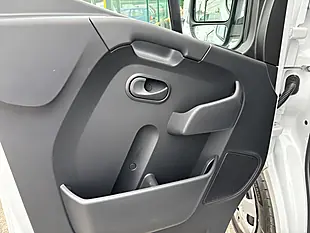 Used 2021 Renault Master Business+ White - Interior and Exterior details 18