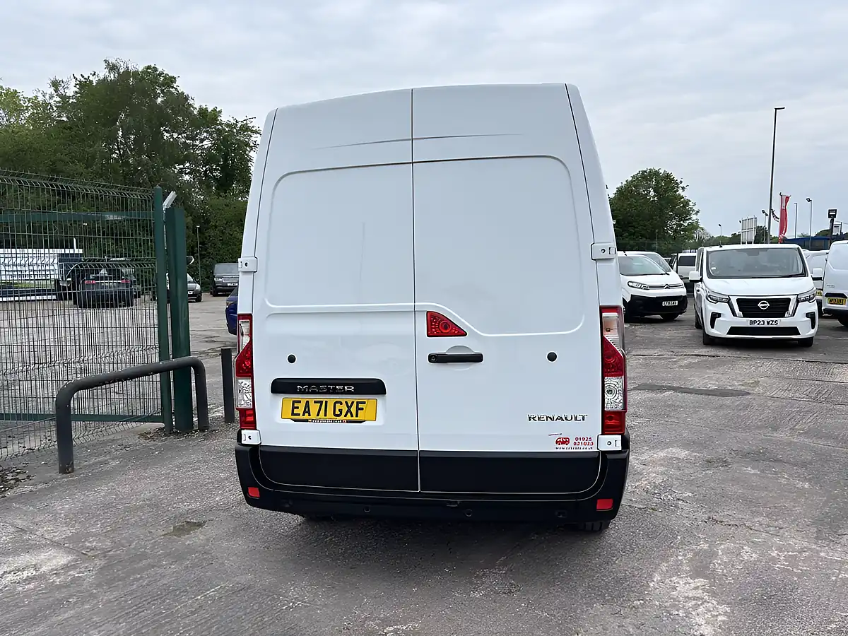 Used 2021 Renault Master Business+ White - Interior and Exterior details 5