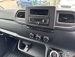 Used 2021 Renault Master Business+ White - Interior and Exterior details 9