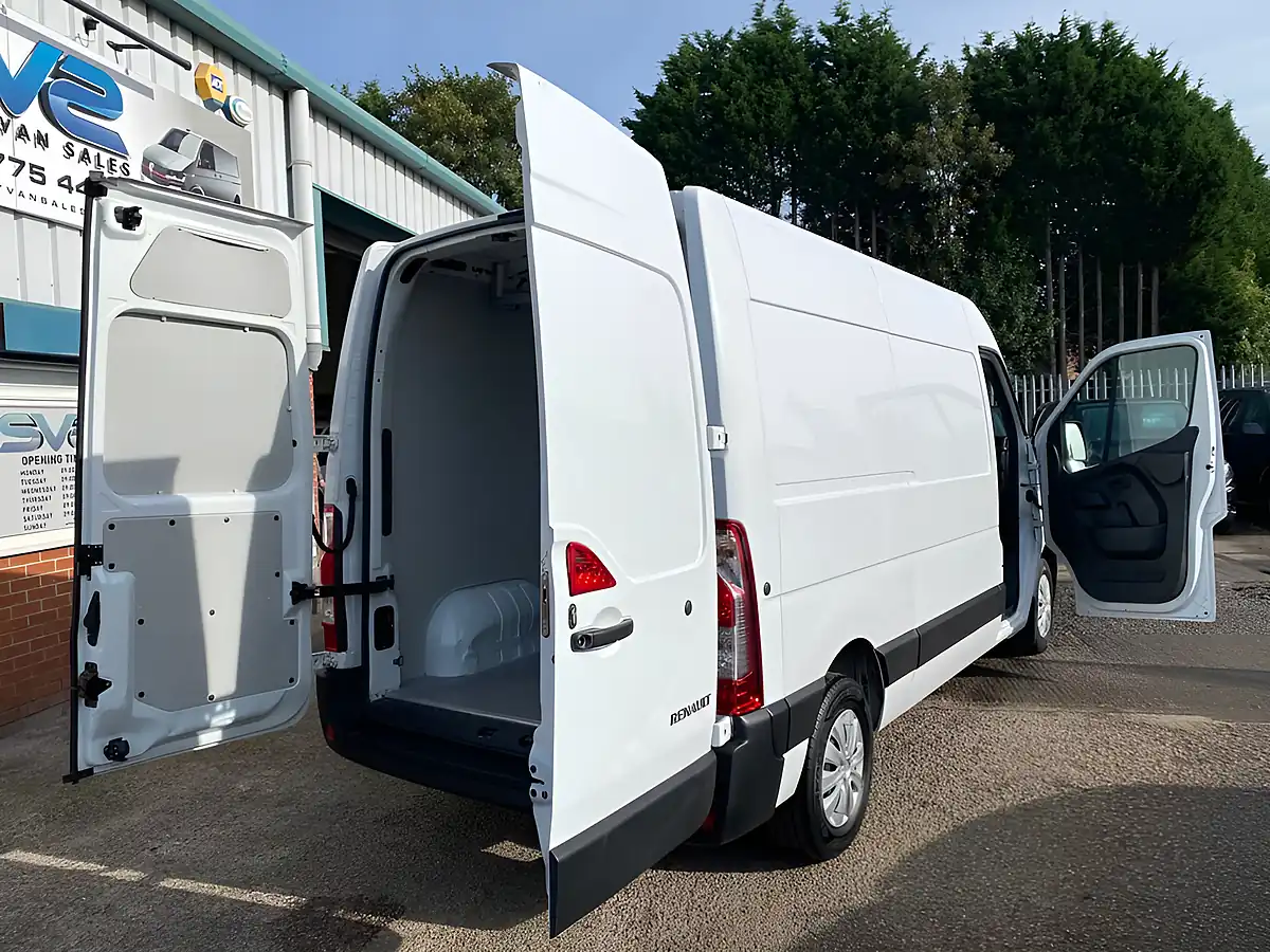 Used 2021 Renault Master Business + White - Interior and Exterior details 14