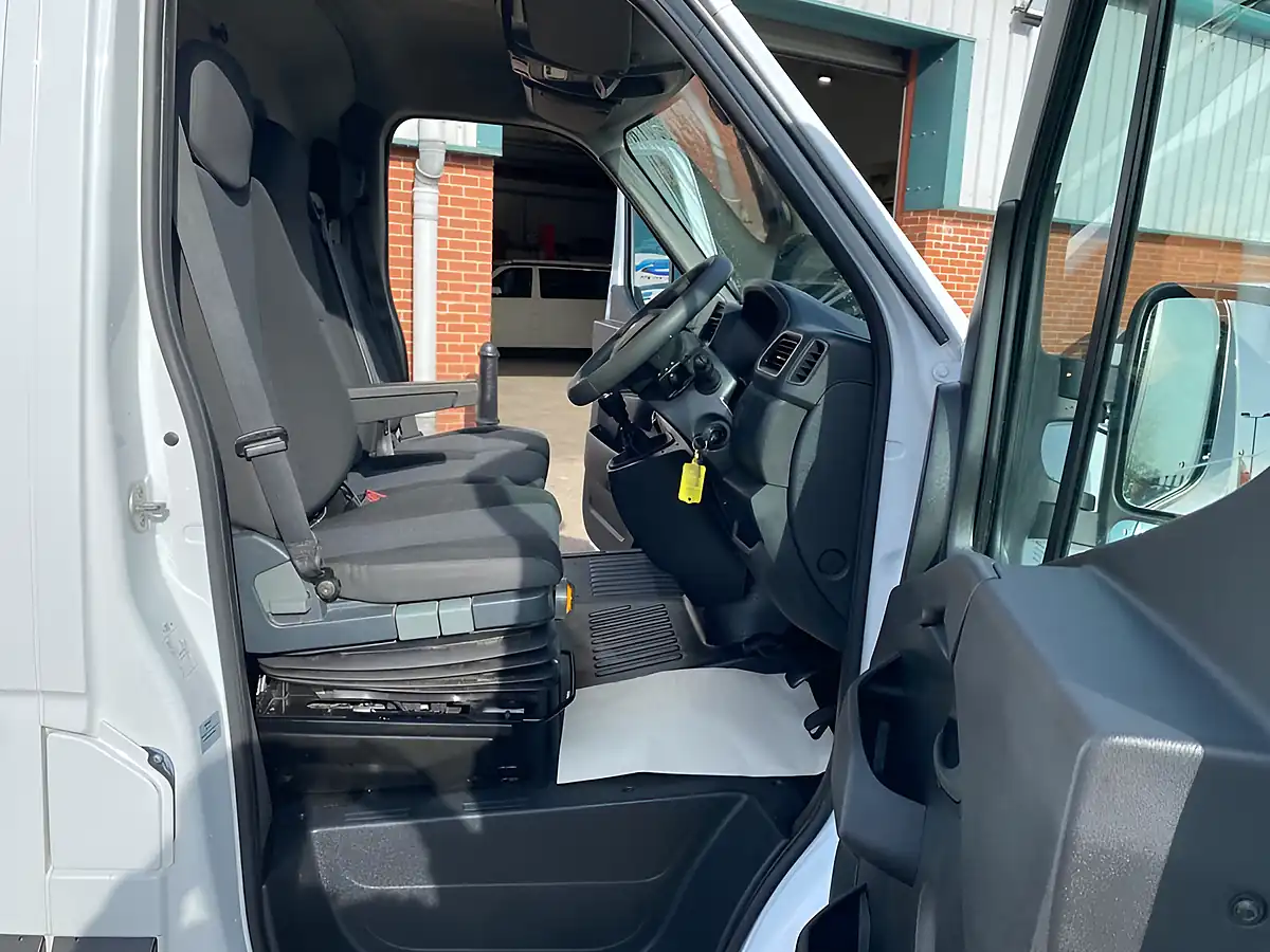 Used 2021 Renault Master Business + White - Interior and Exterior details 15