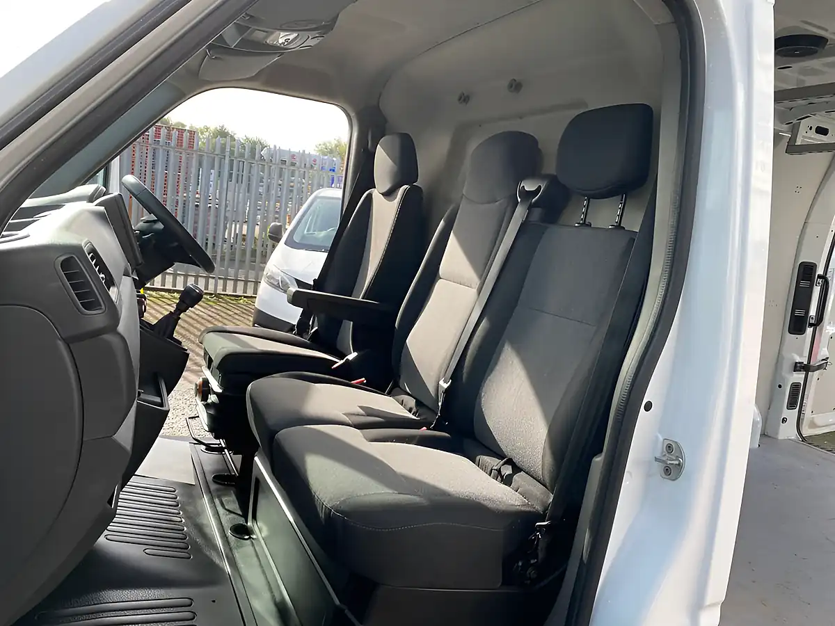 Used 2021 Renault Master Business + White - Interior and Exterior details 16