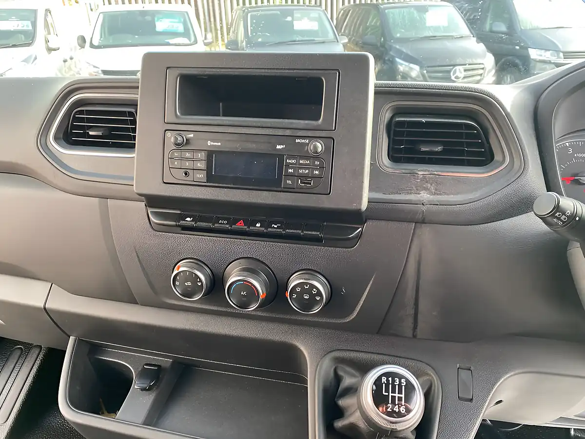Used 2021 Renault Master Business + White - Interior and Exterior details 18
