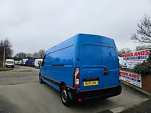 Used 2021 Renault Master LM35 B-Ness Energy Lwb Caribbean Blue - Interior and Exterior details 6
