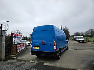 Used 2021 Renault Master LM35 B-Ness Energy Lwb Caribbean Blue - Interior and Exterior details 8