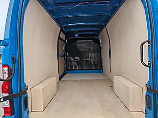 Used 2021 Renault Master LM35 B-Ness Energy Lwb Caribbean Blue - Interior and Exterior details 9