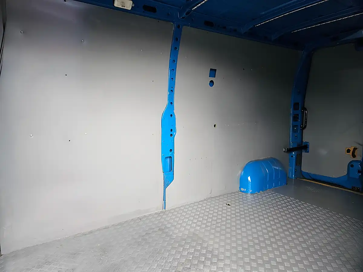 Used 2021 Renault Master LM35 B-Ness Lwb Caribbean Blue - Interior and Exterior details 10