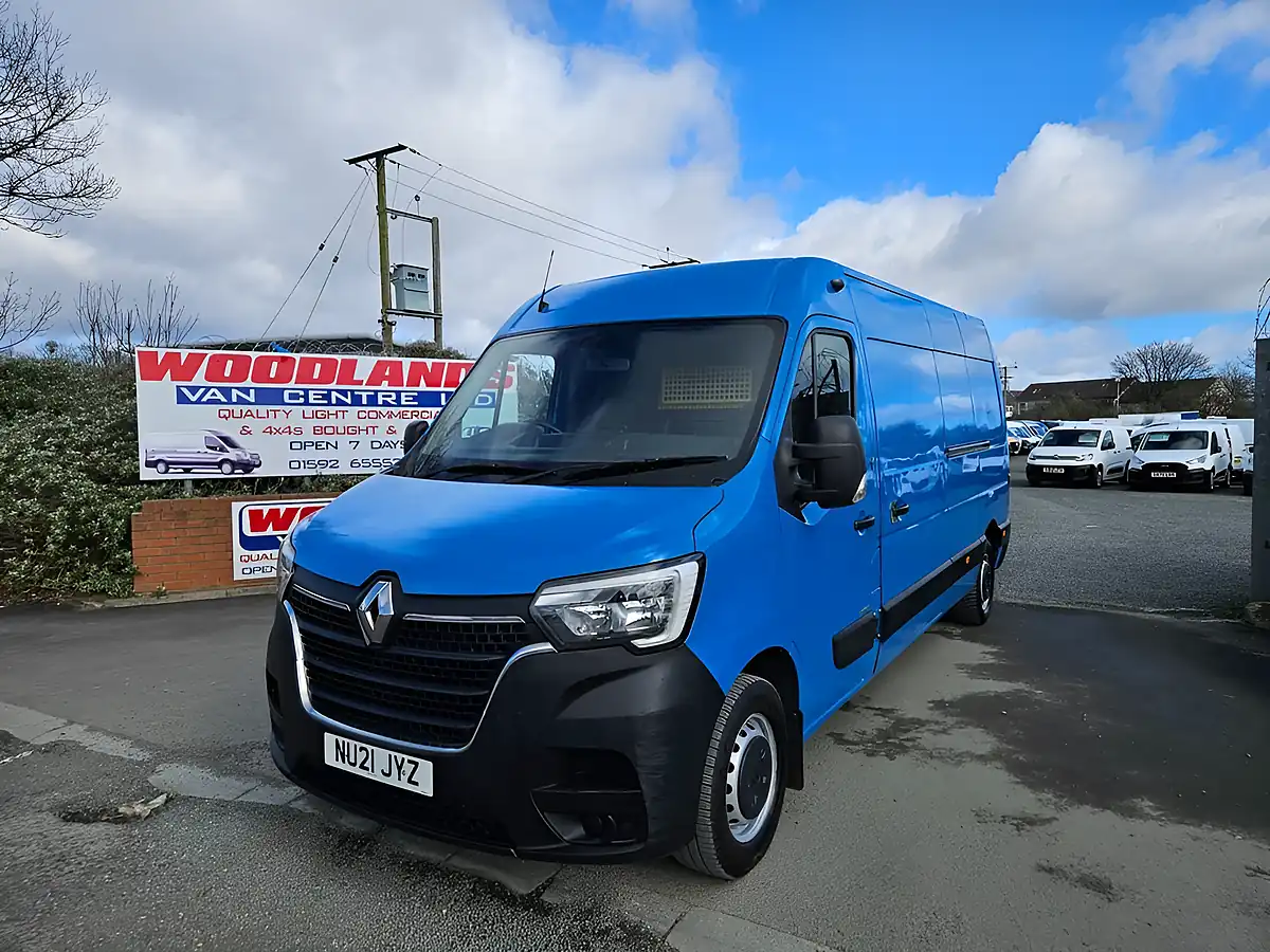 Used 2021 Renault Master LM35 B-Ness Lwb Caribbean Blue - Interior and Exterior details 4