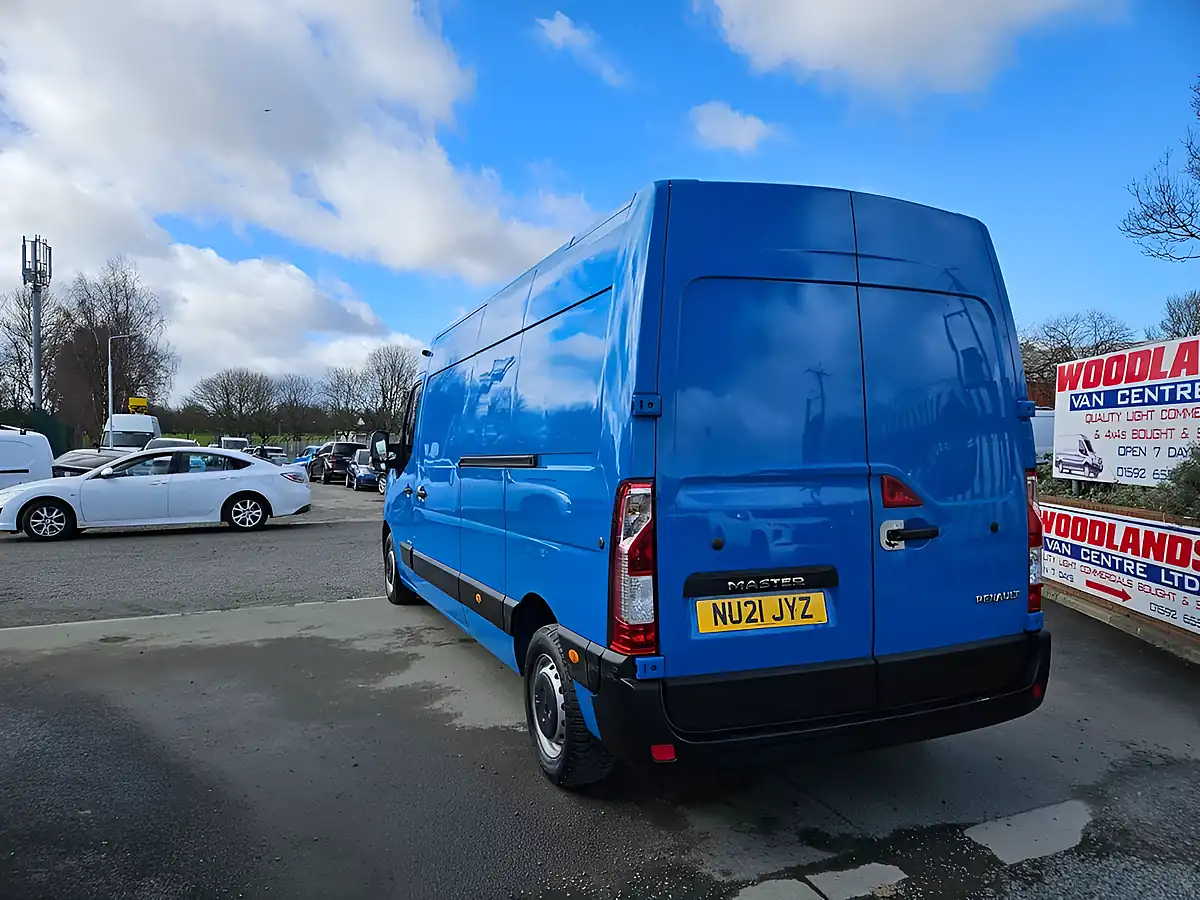 Used 2021 Renault Master LM35 B-Ness Lwb Caribbean Blue - Interior and Exterior details 6