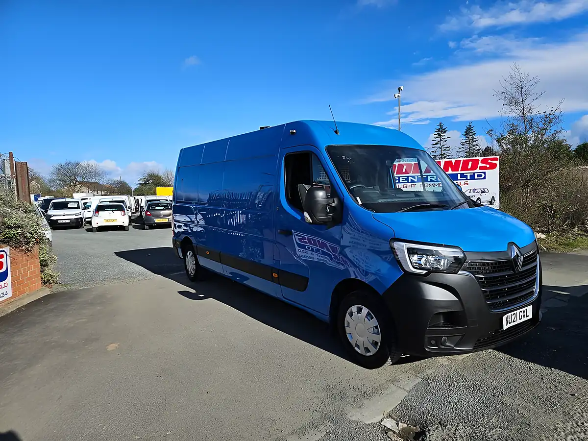 Used 2021 Renault Master LM35 B-Ness Lwb Caribbean Blue - Front View