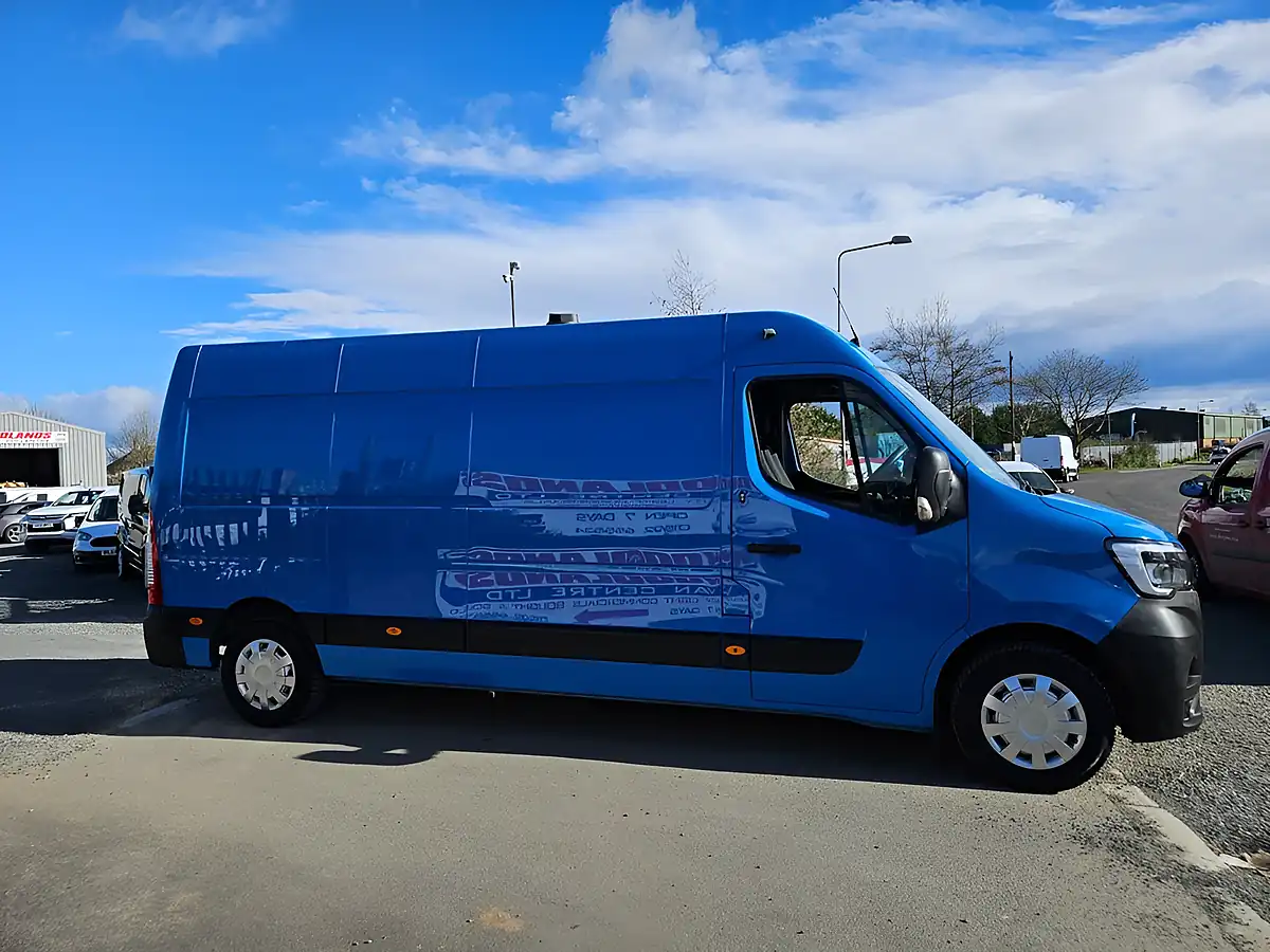 Used 2021 Renault Master LM35 B-Ness Lwb Caribbean Blue - Interior and Exterior details 2